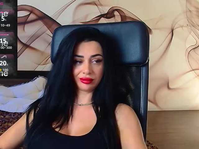 NaomiScarlett, en directo ahora en BongaCams