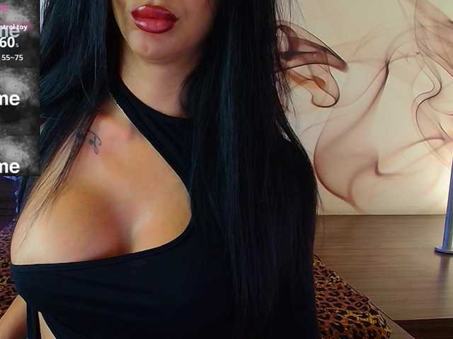 NaomiScarlett live cam on BongaCams