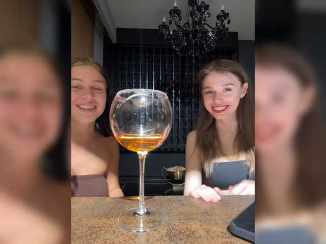 le modèle VibroMashulkaDashulka est en webcam porno dans un show sur le site bongacams, il possède les tags suivants: White/Caucasian,Blonde,Shaved