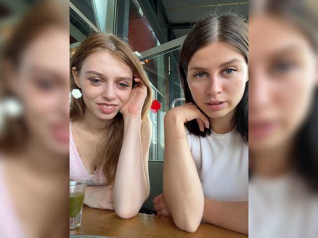 VibroMashulkaDashulka live webcam show