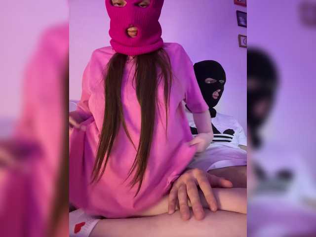 DiMax20's BongaCams show and profile