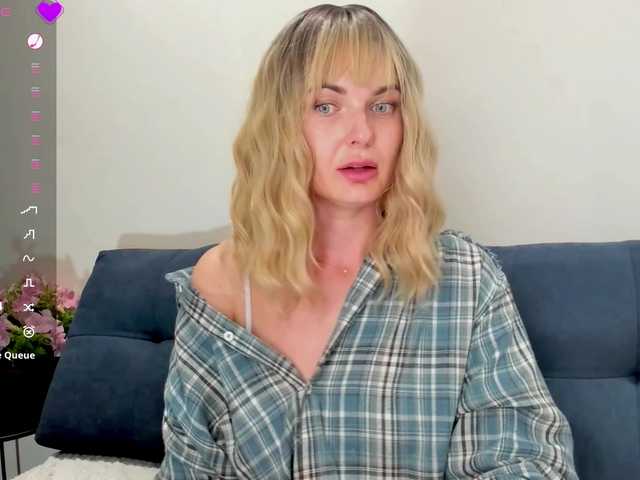 PaulaKiss live webcam show