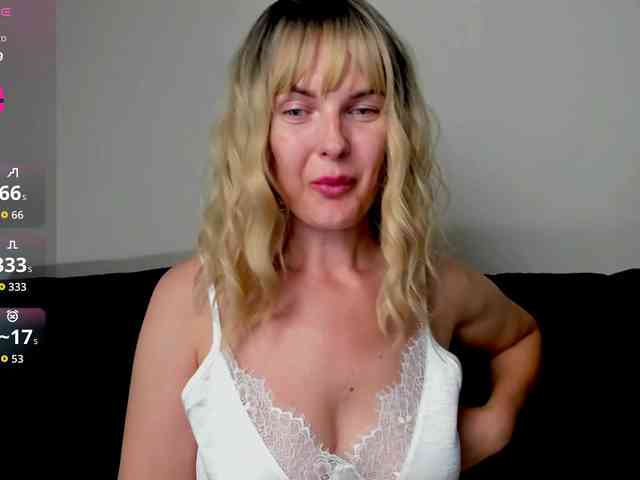 PaulaKiss webcam