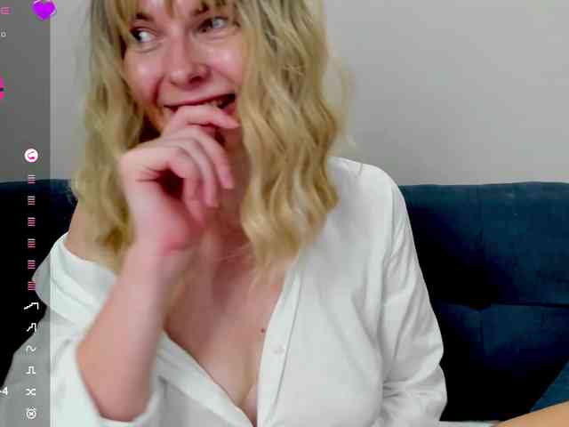 PaulaKiss webcam