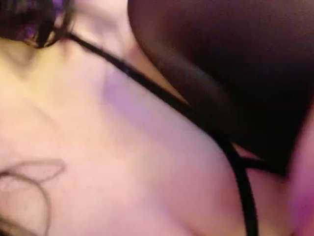 Midnightrose11 live cam on BongaCams
