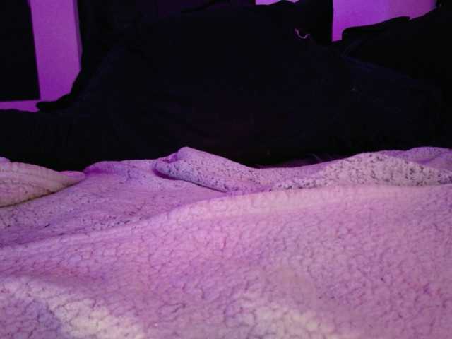 Midnightrose11 live cam
