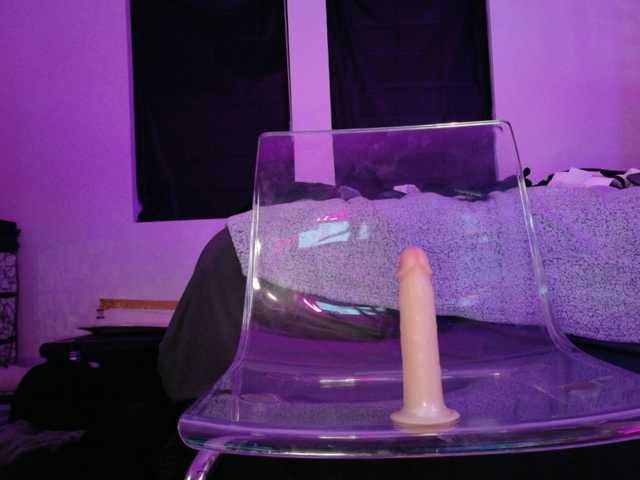 Midnightrose11 live cam