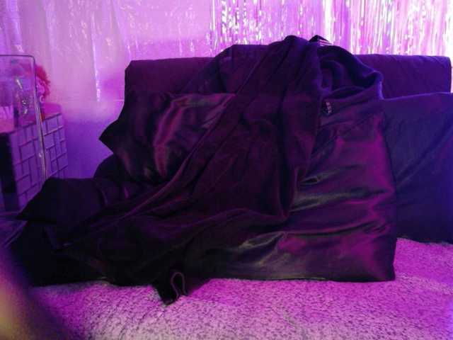 Midnightrose11 live cam