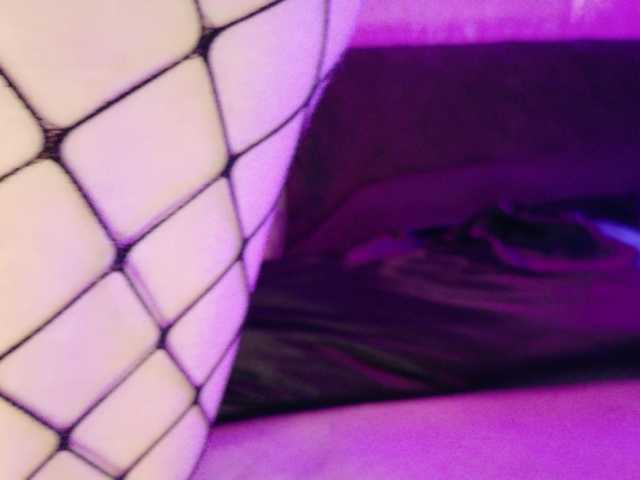 Midnightrose11 live cam on BongaCams