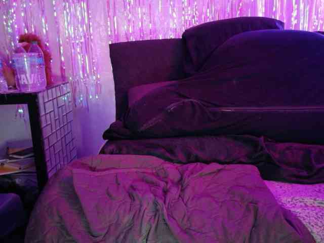 Midnightrose11 webcam