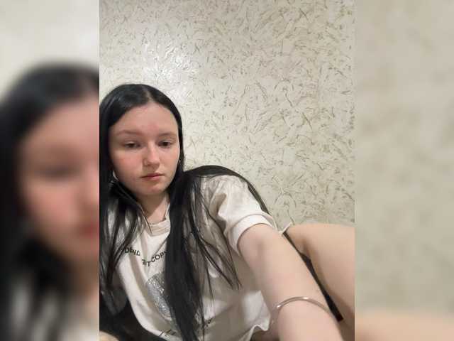 Hotgirrrl's BongaCams show and profile