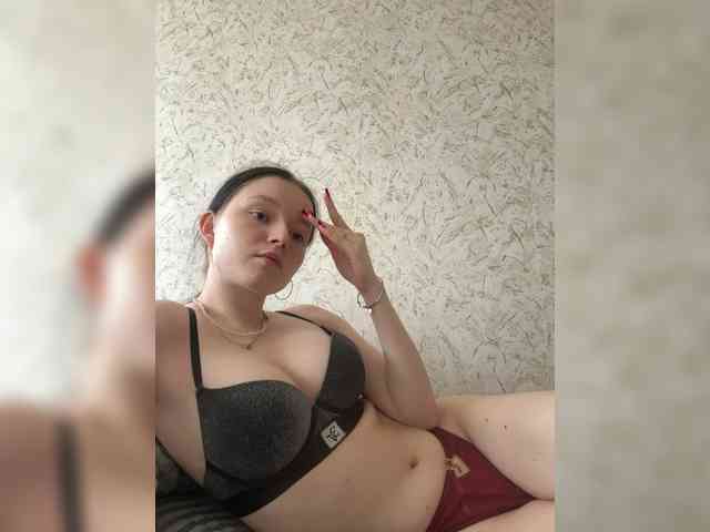 Model: Hotgirrrl