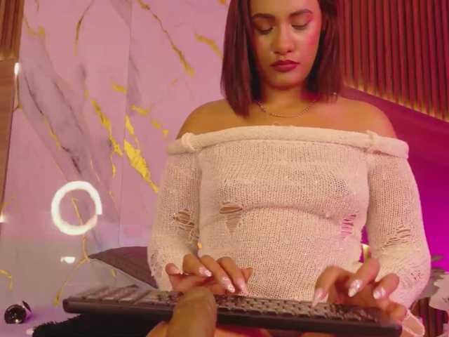 DollyBrowncc live cam preview