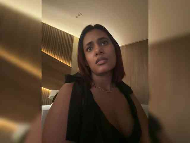 DollyBrowncc webcam