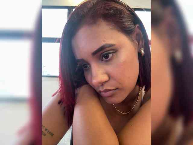 DollyBrowncc webcam
