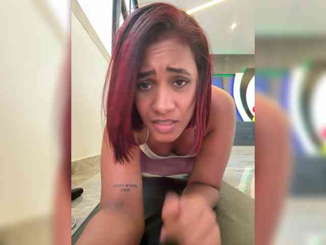 DollyBrowncc webcam