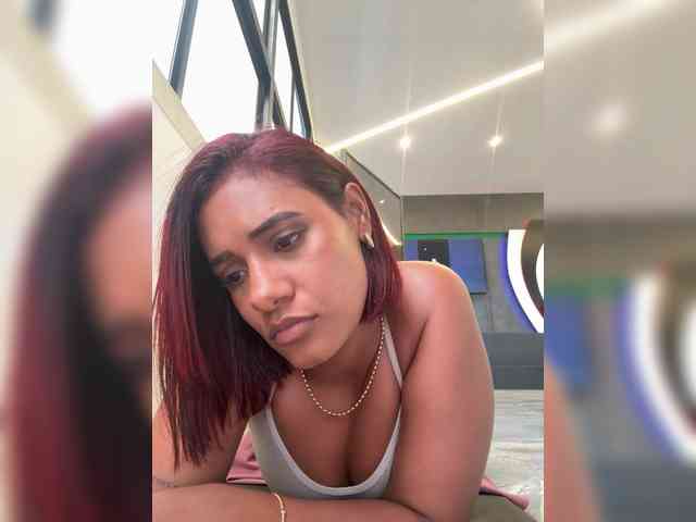 DollyBrowncc webcam