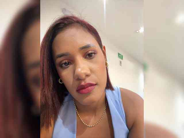 DollyBrowncc webcam