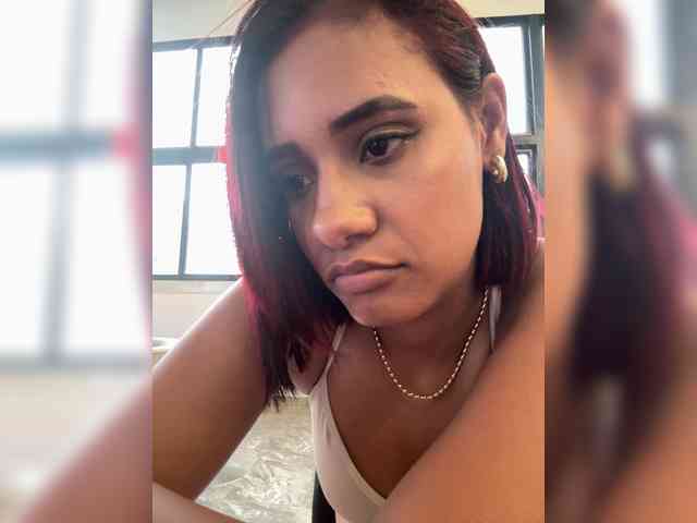 DollyBrowncc webcam
