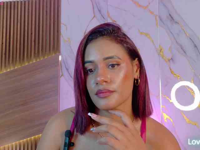 DollyBrowncc webcam