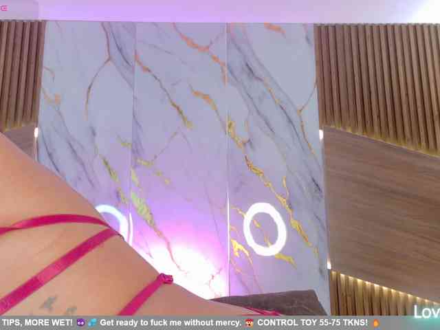 DollyBrowncc webcam