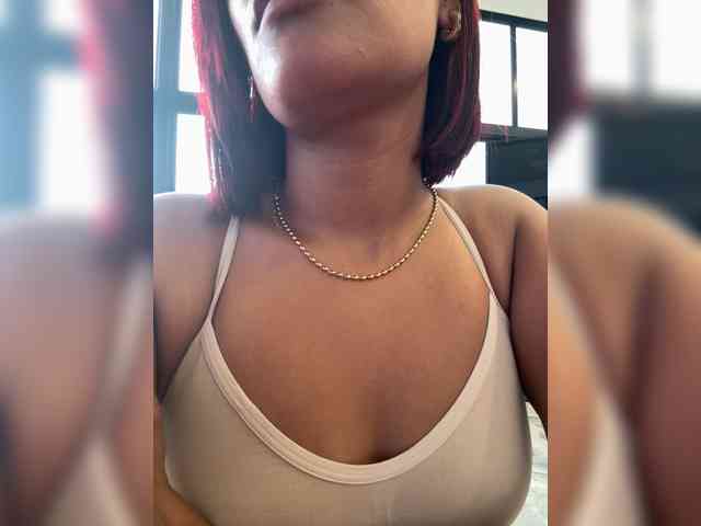 DollyBrowncc webcam
