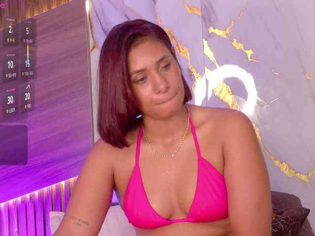 DollyBrowncc webcam
