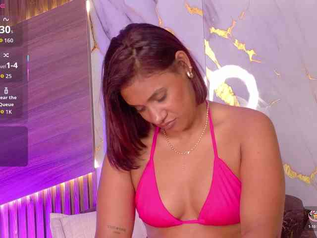 DollyBrowncc webcam