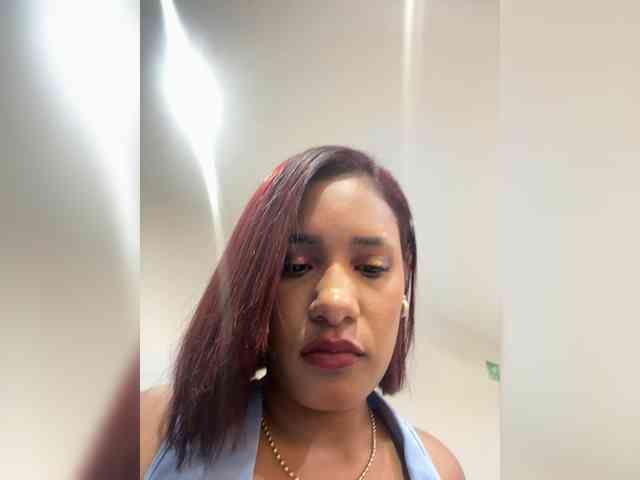 DollyBrowncc webcam