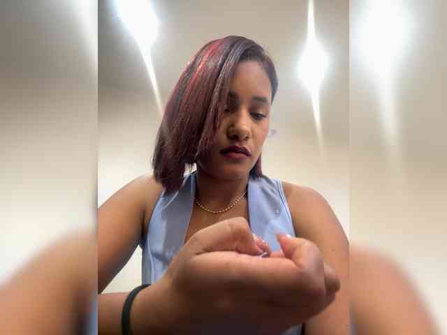 DollyBrowncc webcam