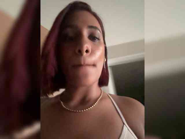 DollyBrowncc webcam