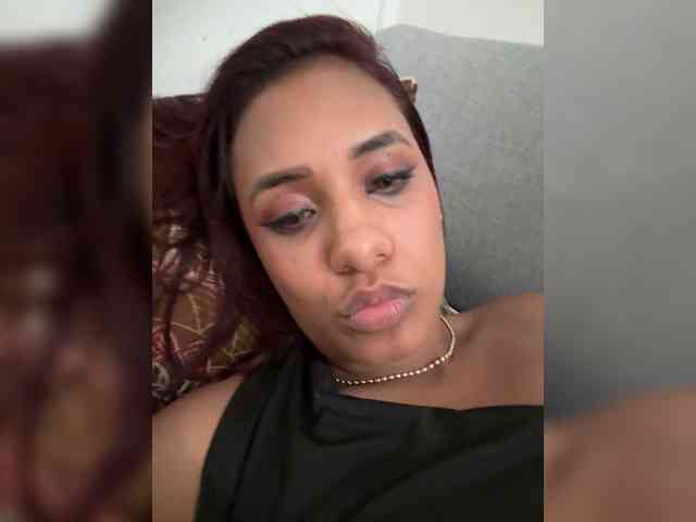 DollyBrowncc webcam