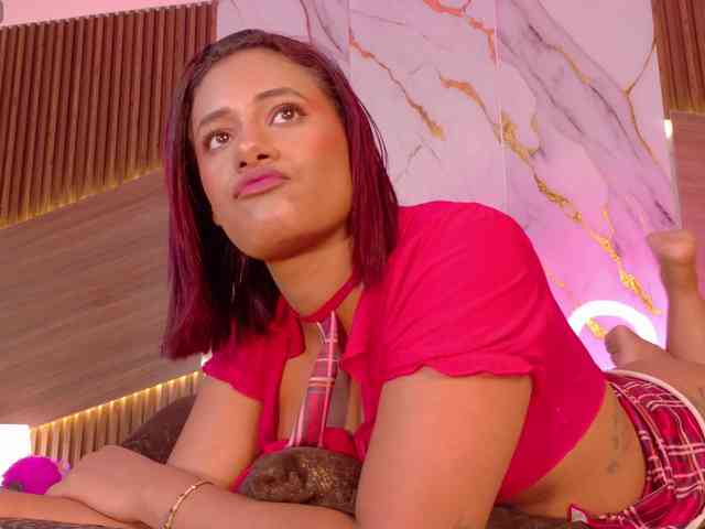 DollyBrowncc webcam