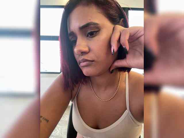 DollyBrowncc webcam