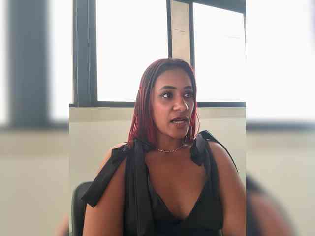 DollyBrowncc webcam