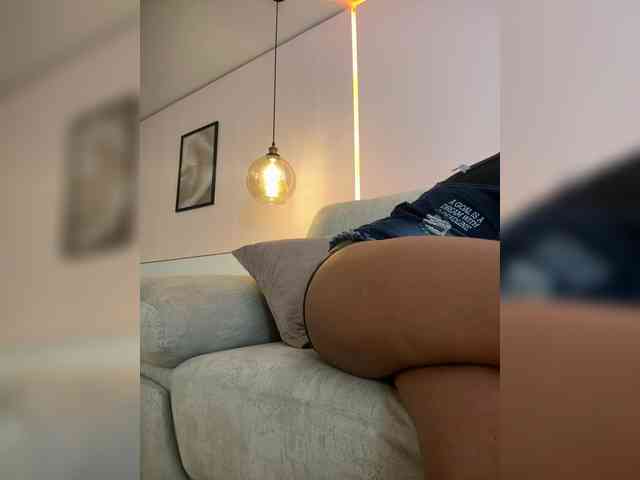 DollyBrowncc webcam
