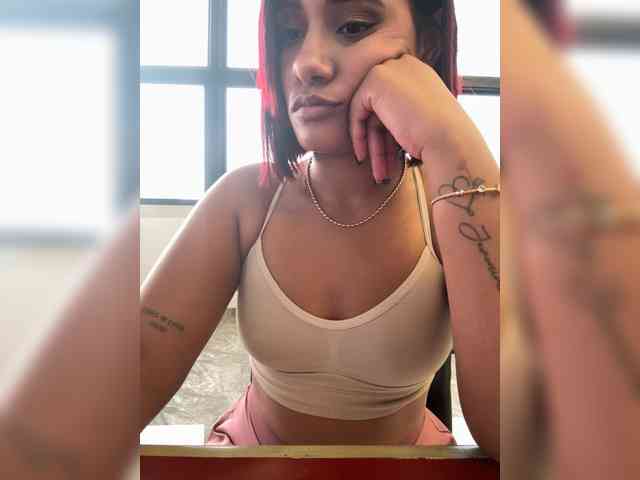 DollyBrowncc webcam