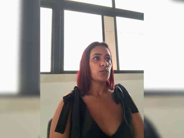 DollyBrowncc webcam