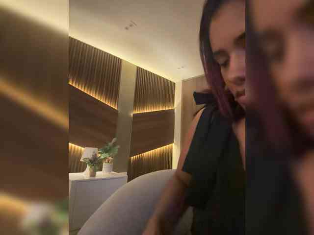 DollyBrowncc webcam