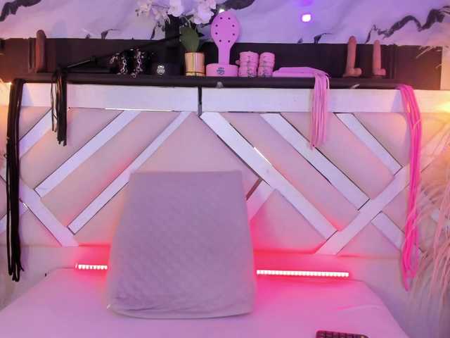 Ashley-7777's BongaCams show and profile