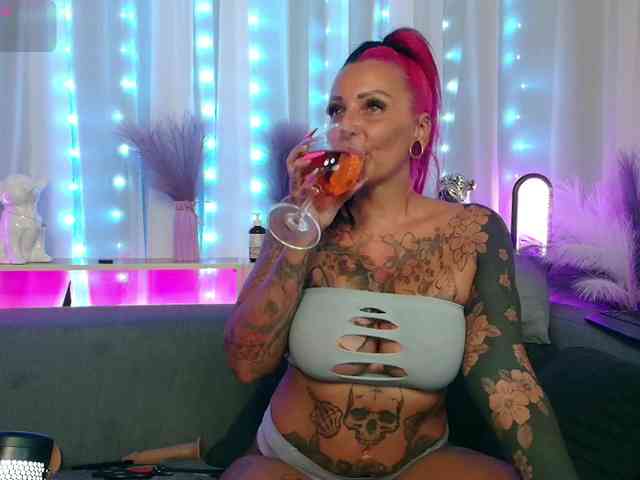 Model: AvaAnn