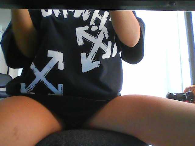 redgirlpum live cam on BongaCams