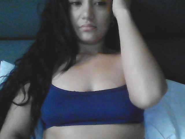 redgirlpum live cam on BongaCams