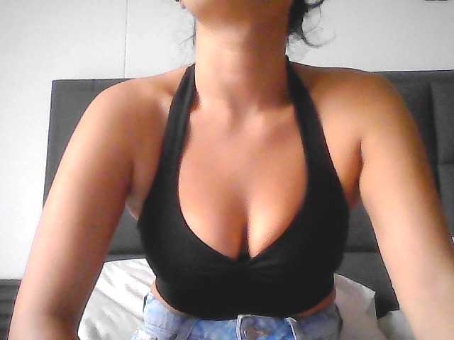 redgirlpum live cam on BongaCams
