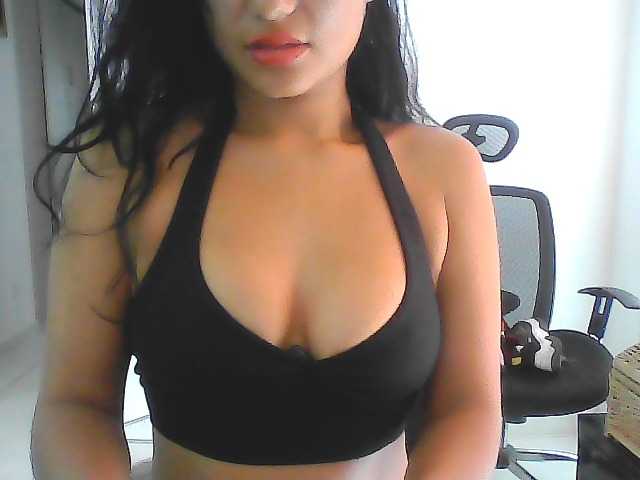 redgirlpum live cam on BongaCams