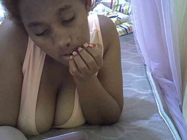 brownebony- webcam