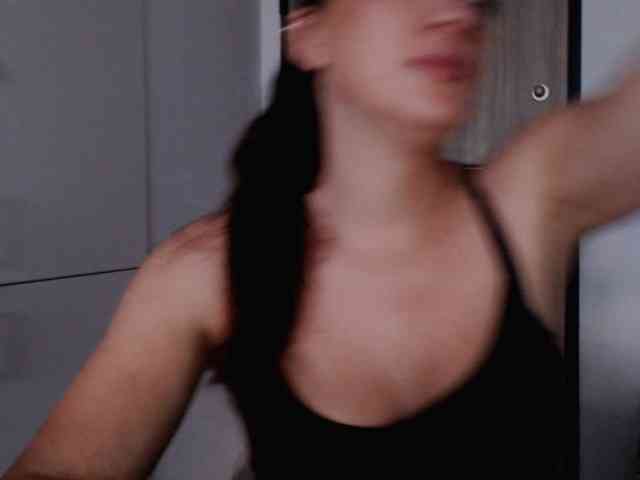 Model: LorennePlay