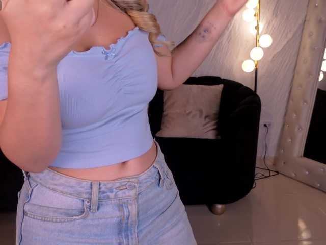 ChloePreston live cam on BongaCams