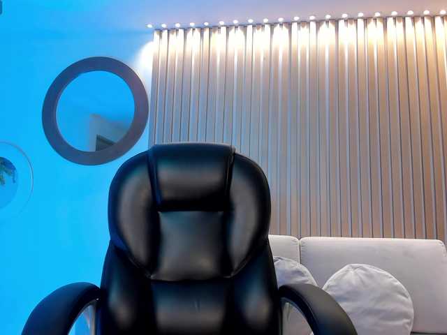 ChloePreston's BongaCams show and profile