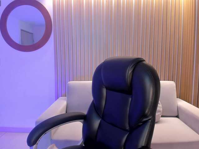 ChloePreston's BongaCams show and profile